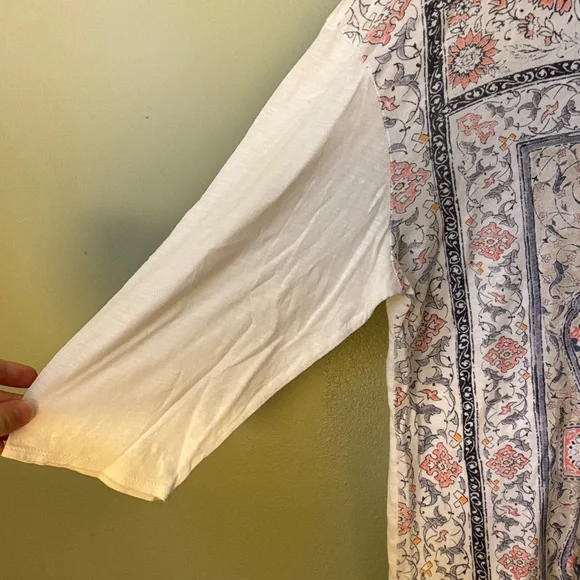 Lucky Brand Women's Intricate White and Blue Medallion 3/4 Sleeve Top Size XL - Picture 3 of 6